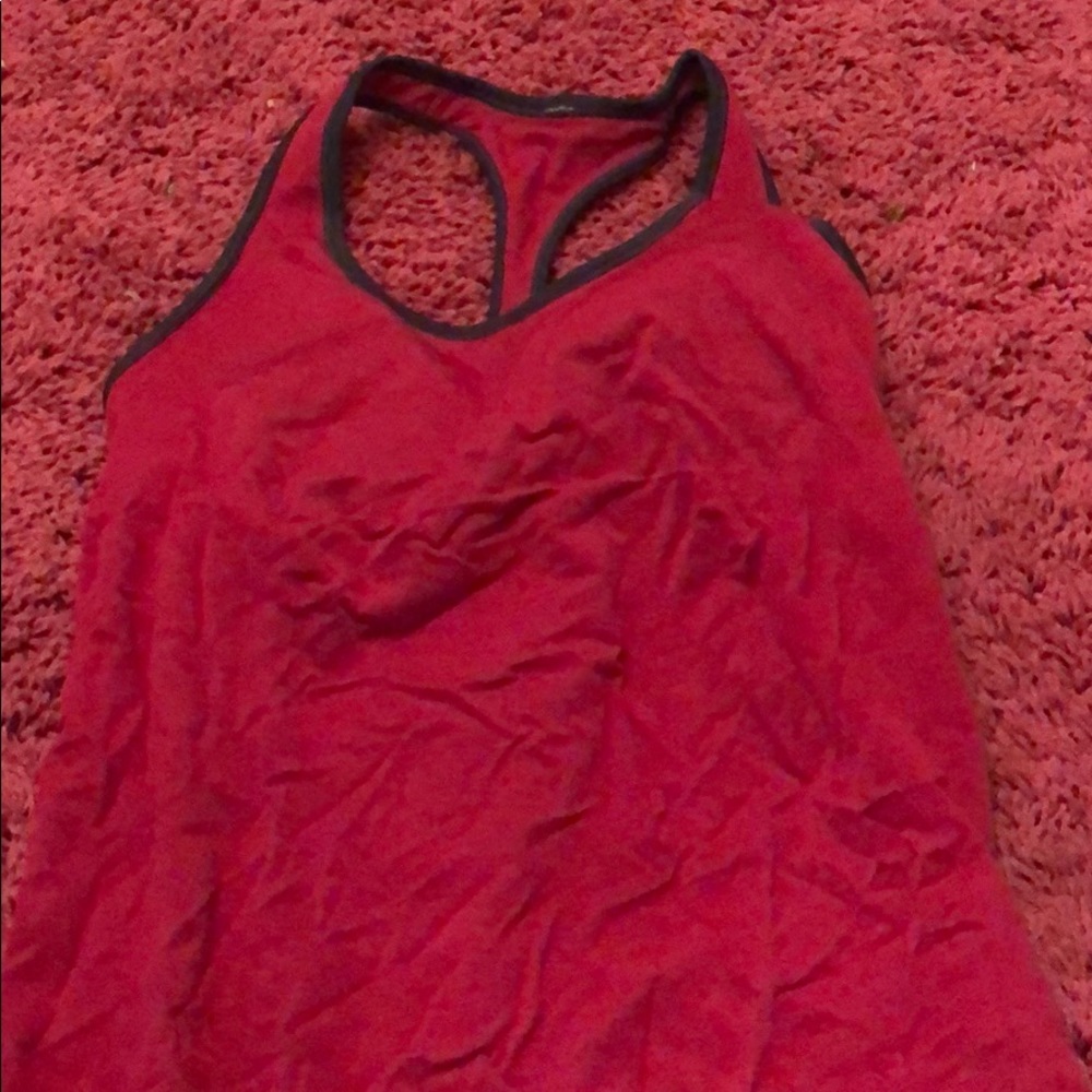 maroon lululemon tank top
